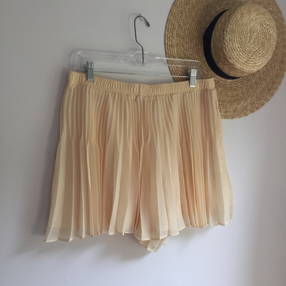 Bcbgeneration yellow blousy shorts - Picture 3 of 4